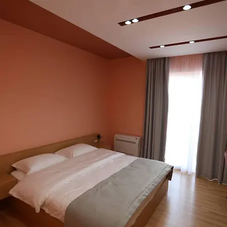 Elite Hotel 4*