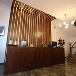 Elite فندق